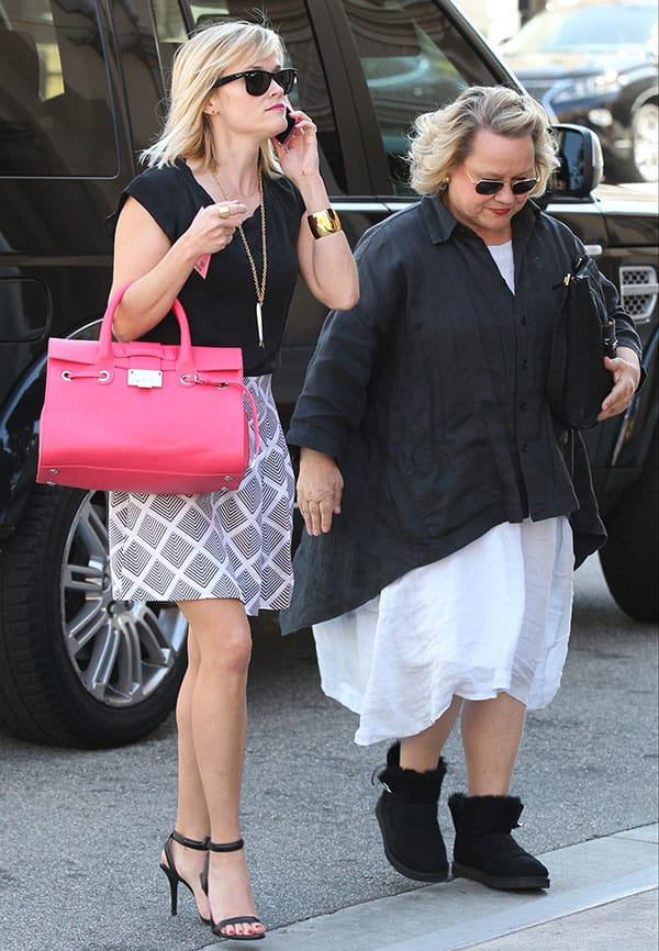 Reese Witherspoon and mom Betty go out to lunch