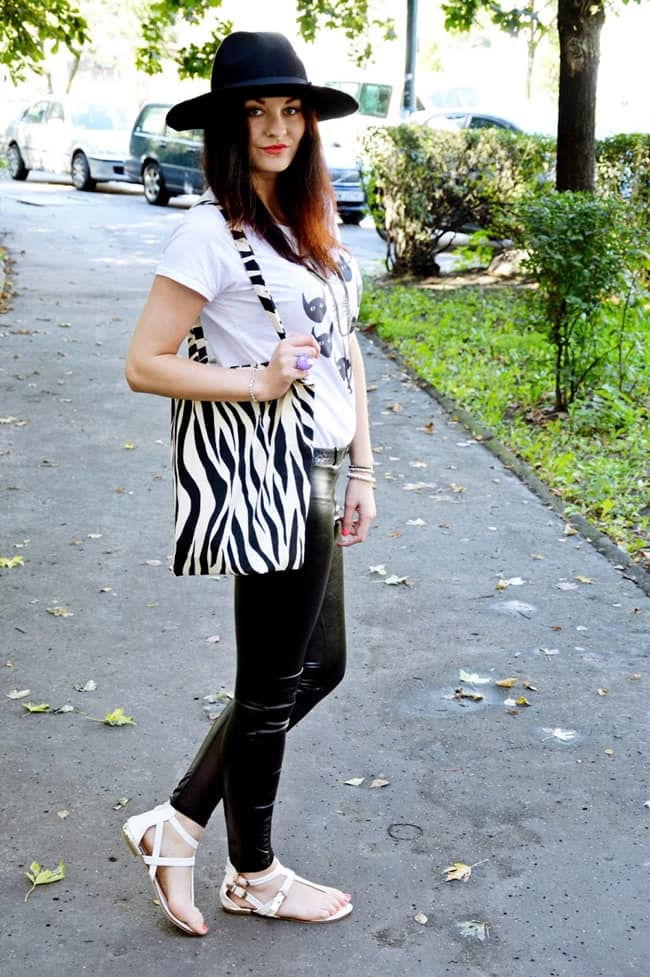 Paulina knows how to carry a zebra-striped handbag