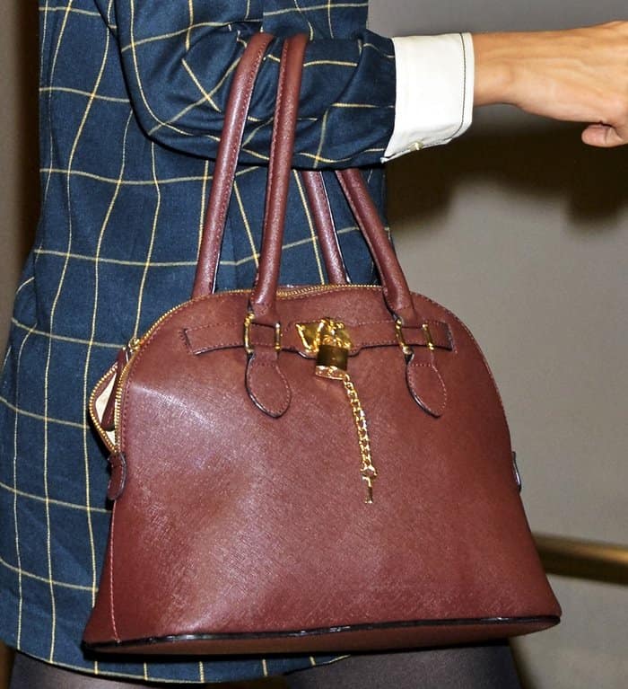 Taylor Swift's Bordeaux Aldo "Frattapolesine" handbag