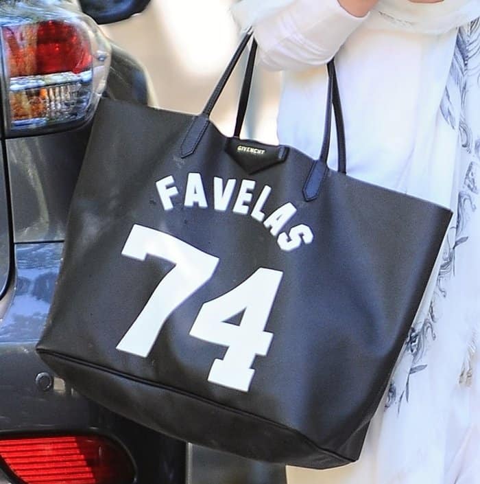 Fergie's Givenchy Antigona tote bag touts designer Riccardo Tisci's birth year