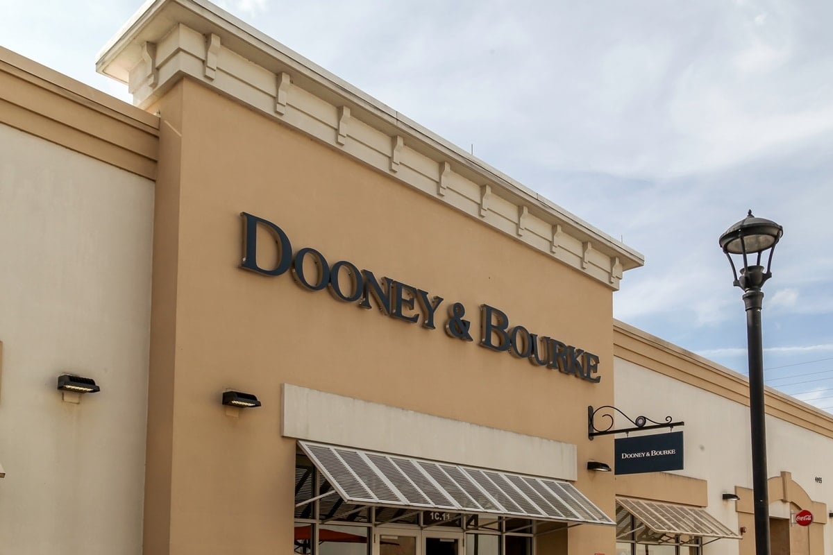 Dooney & Bourke is one of the most popular American handbag brands