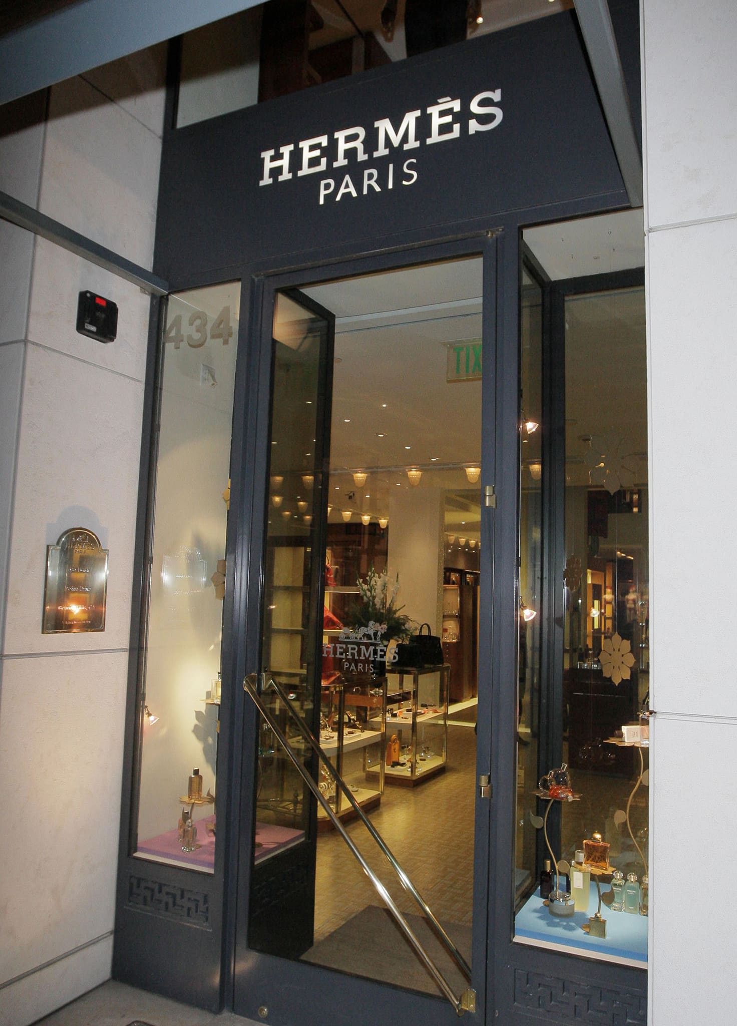 An Hermes sales associate can help you track down your dream Hermes bag