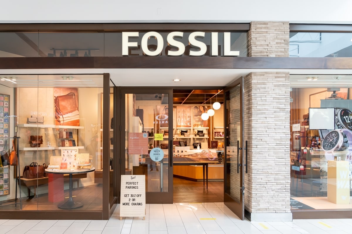 Fossil is an American company known for affordable watches, wallets, bags and accessories